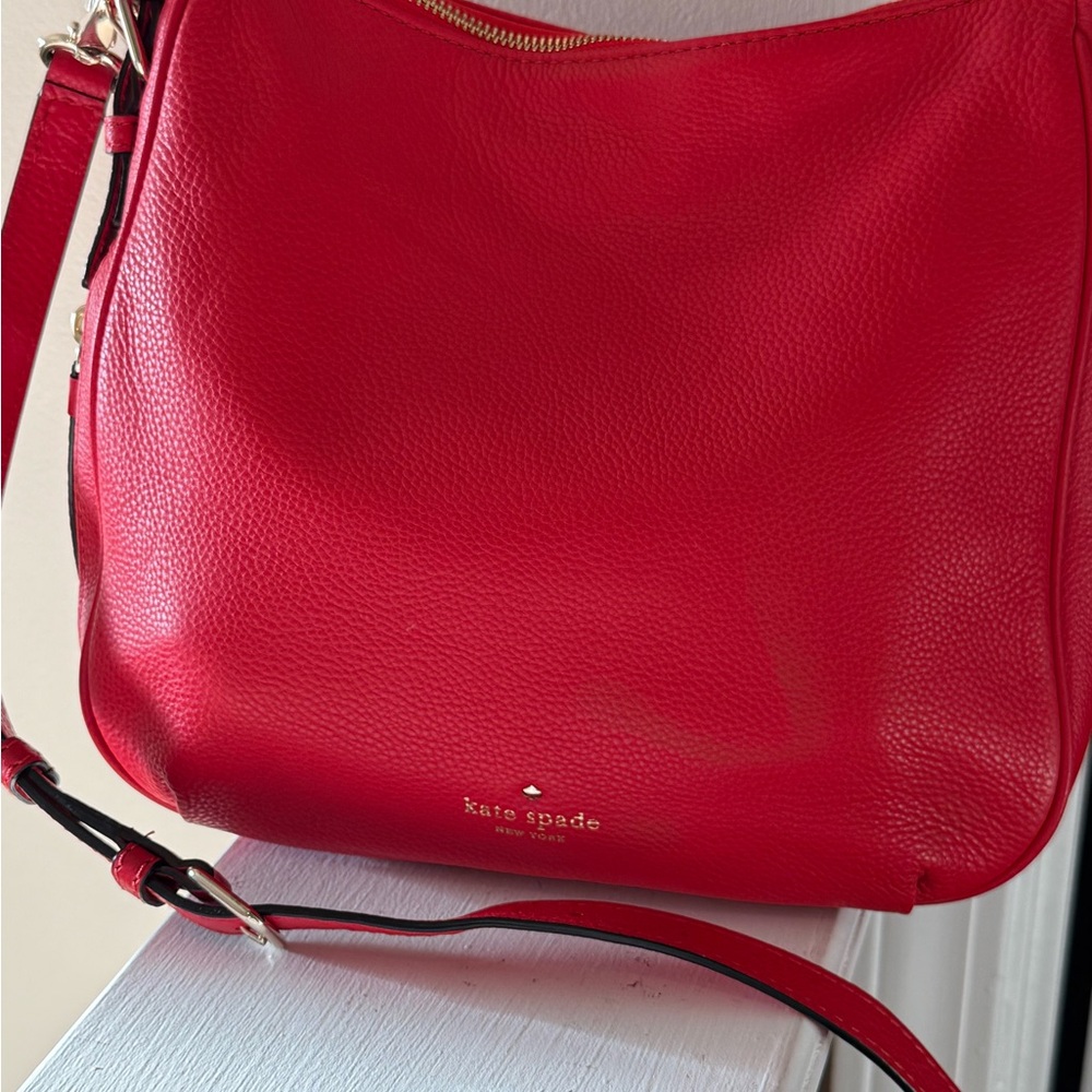 Kate Spade Red Shoulder Bag with Sleek Design